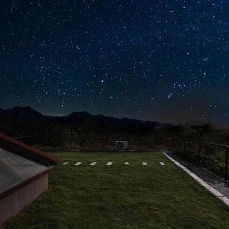 Villa Ambara Sumberkima バニュウェダン エクステリア 写真