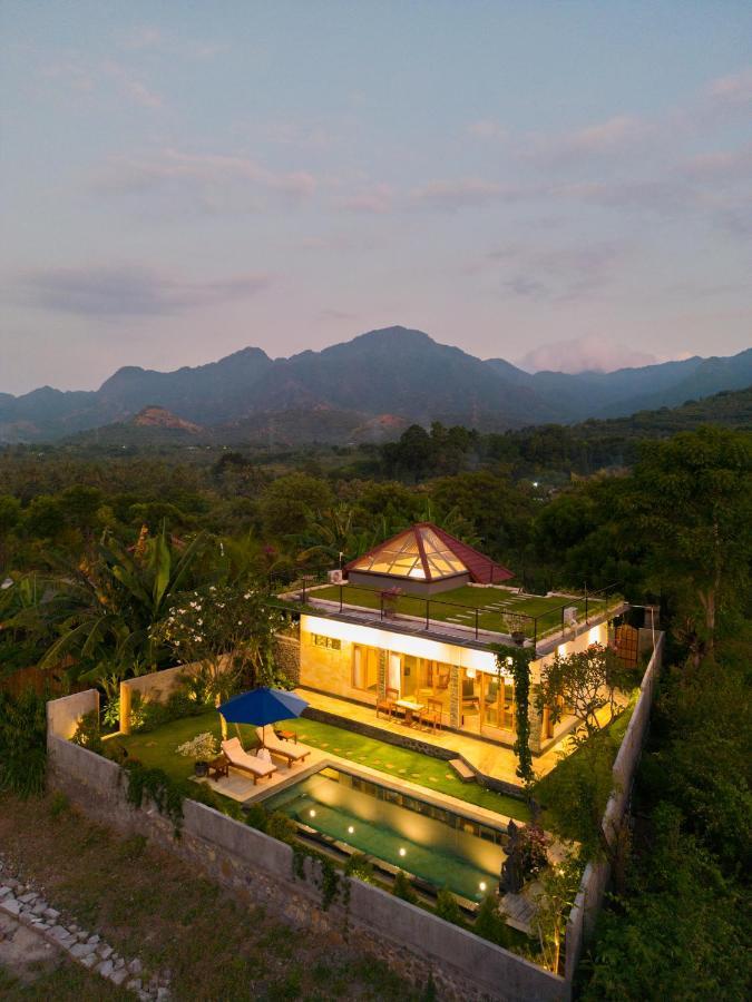Villa Ambara Sumberkima バニュウェダン エクステリア 写真